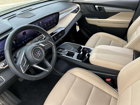 Used 2025 Buick Enclave Preferred w/ Power Package image 10