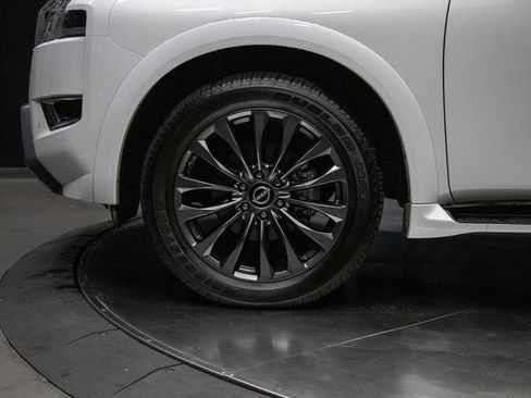 Used 2024 Nissan Armada Platinum w/ Captain's Chairs Package image 8
