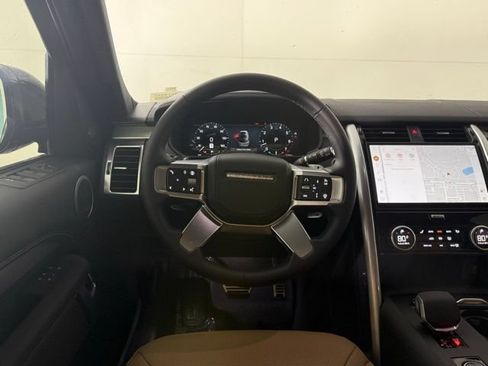 New 2026 Land Rover Discovery Limited Edition AWD/4WD image 27