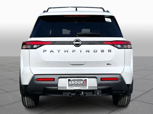 New 2026 Nissan Pathfinder SL image 4
