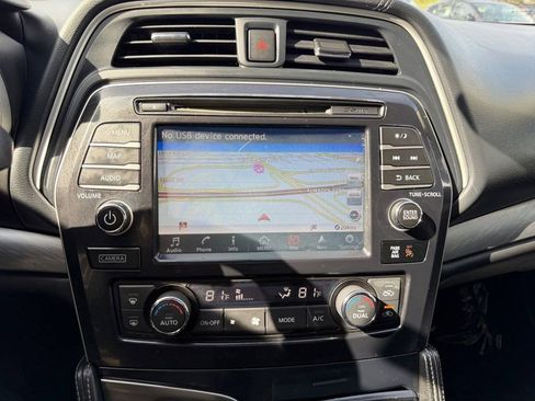 Used 2018 Nissan Maxima 3.5 SV image 19