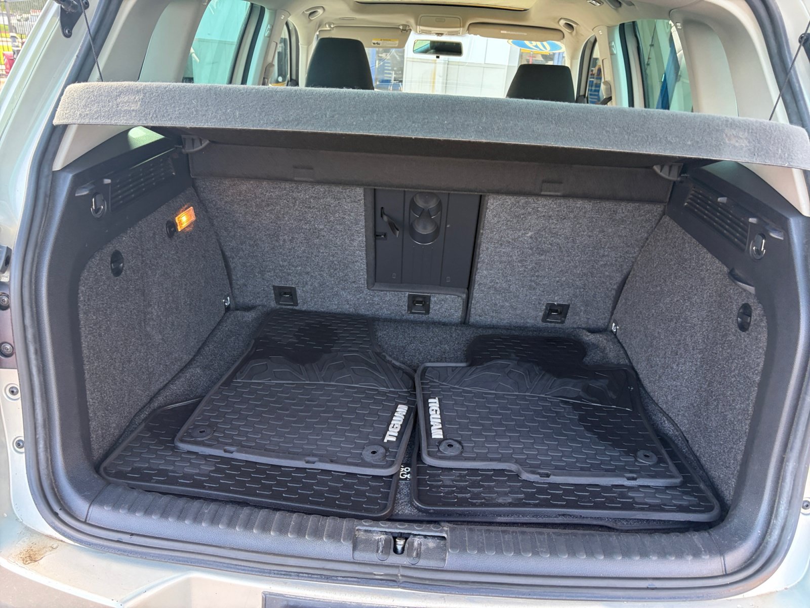 Used 2009 Volkswagen Tiguan SEL AWD/4WD image 28