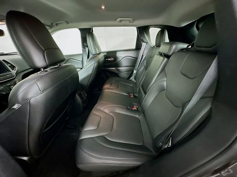 Certified 2021 Jeep Cherokee Latitude Lux w/ Comfort/Convenience Group image 35