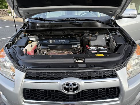 Used 2010 Toyota RAV4 Limited AWD/4WD image 38