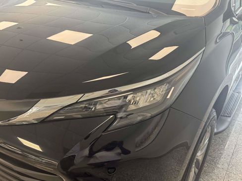 Used 2026 Toyota Sienna LE FWD image 8