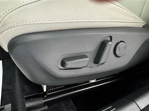 Used 2023 Kia Niro EX FWD image 14