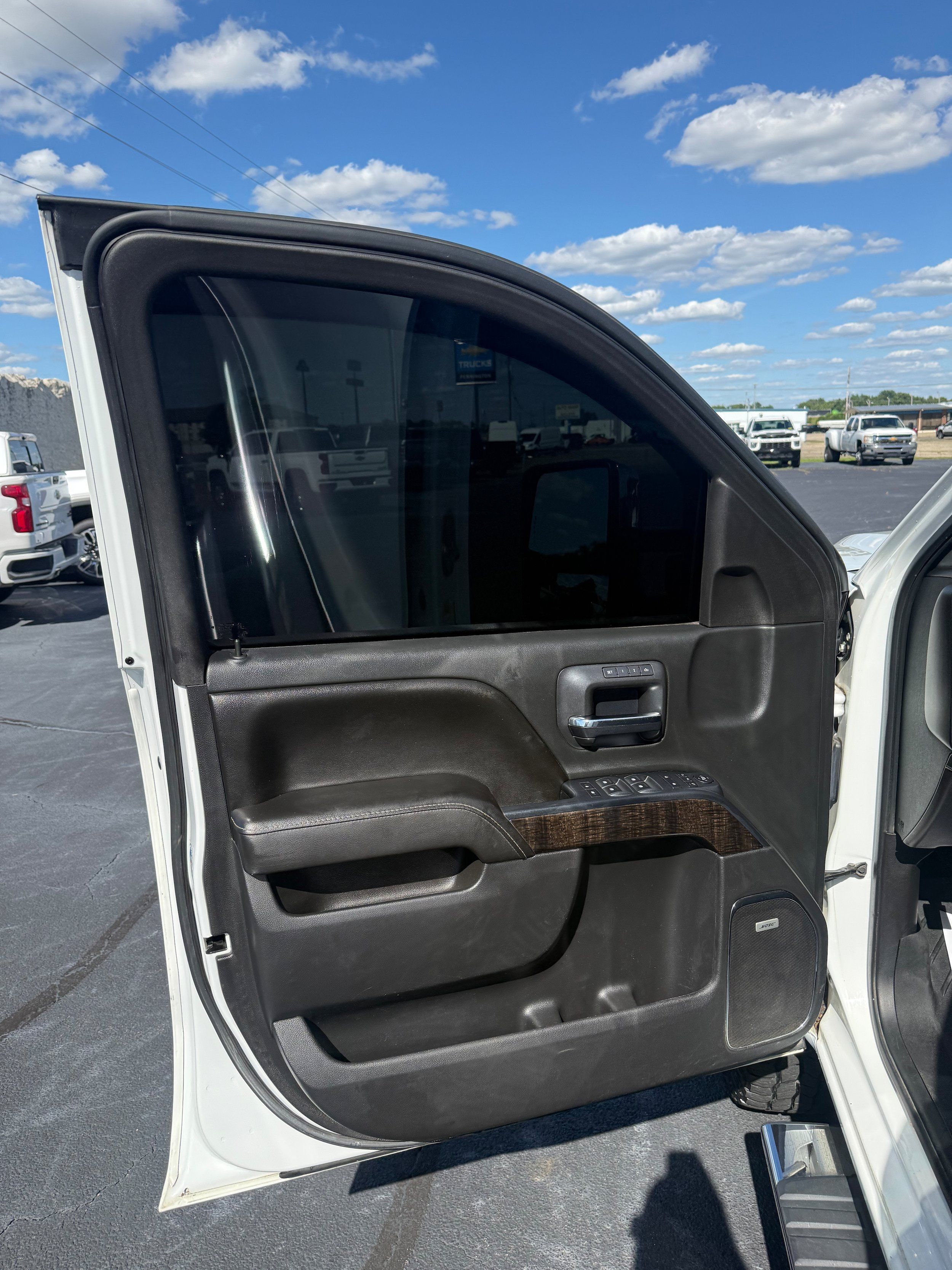 Used 2016 GMC Sierra 2500 Denali w/ Duramax Plus Package AWD/4WD image 14