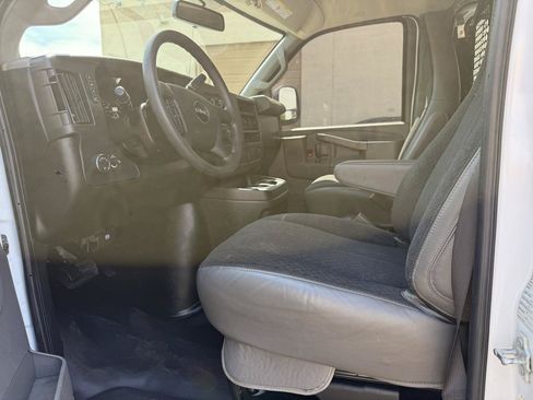Used 2019 GMC Savana 2500 w/ Driver Convenience Package RWD image 17