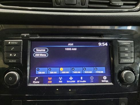 Used 2018 Nissan Rogue SV AWD/4WD image 25