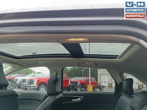 Used 2024 Ford Edge SEL w/ Convenience Package AWD/4WD image 3