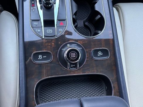 Used 2019 Bentley Bentayga AWD/4WD image 49
