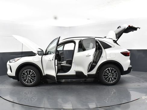 New 2025 Ford Escape SE FWD image 39