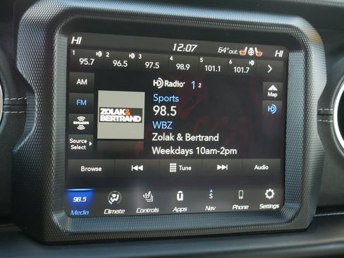 Used 2023 Jeep Wrangler Unlimited Sahara w/ Cold Weather Group image 17