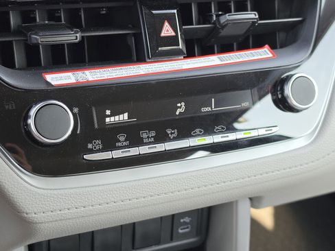 Certified 2025 Toyota Corolla Cross L image 22