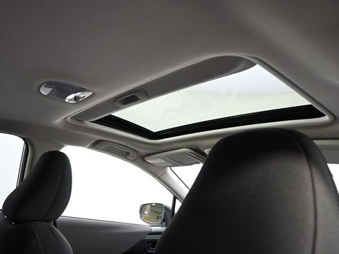 Certified 2025 Subaru Crosstrek 2.0i Premium image 16