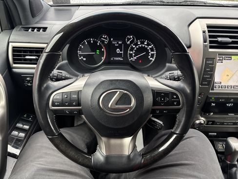 Used 2020 Lexus GX 460 Premium w/ Premium Package image 18