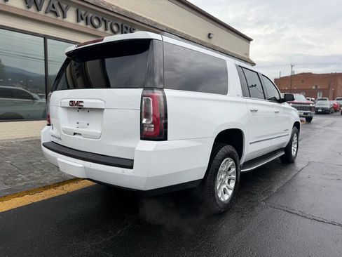 Used 2020 GMC Yukon XL SLT w/ Open Road Package image 3
