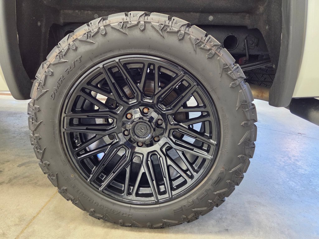 Used 2017 GMC Sierra 1500 SLT w/ SLT Premium Package AWD/4WD image 15