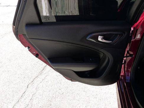 Used 2016 Chrysler 200 S FWD image 35
