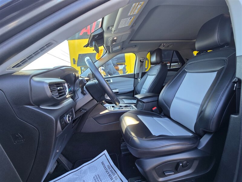 Used 2023 Ford Explorer XLT w/ Equipment Group 202A AWD/4WD image 12
