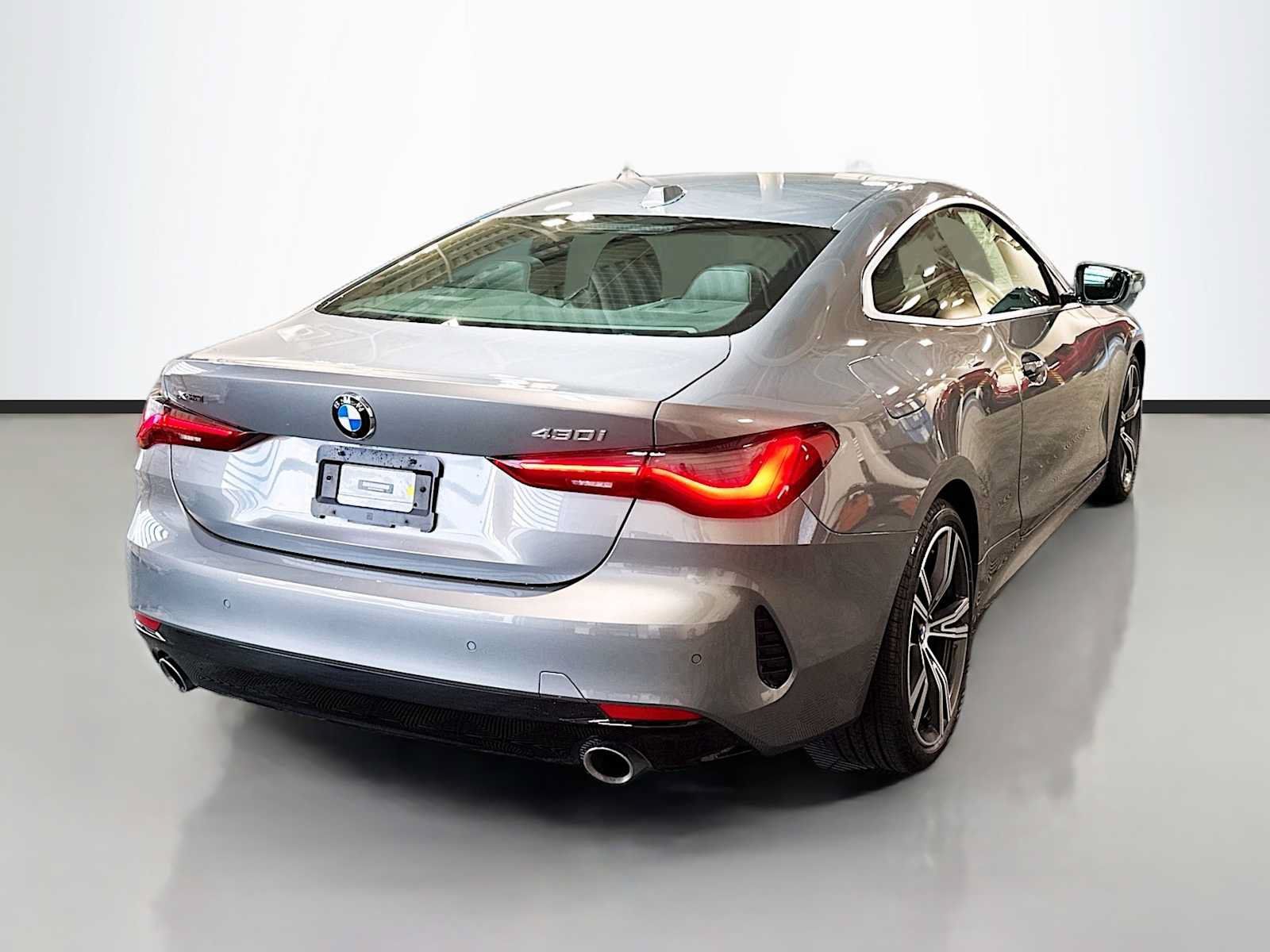 Used 2024 BMW 430i xDrive Coupe w/ Premium Package AWD/4WD image 3