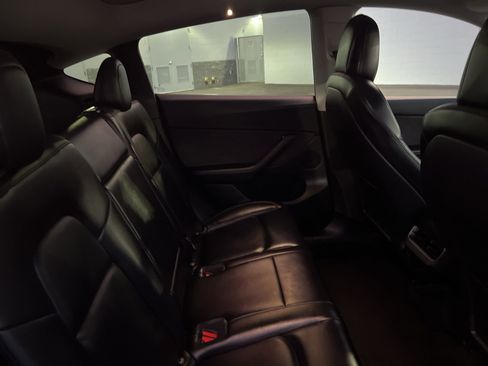 Used 2022 Tesla Model Y Performance image 17
