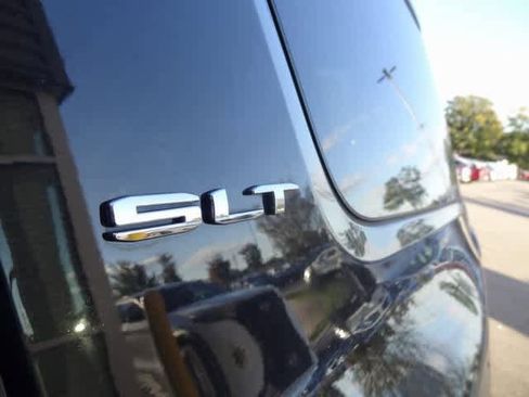 Used 2023 GMC Acadia SLT image 47