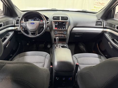 Used 2017 Ford Explorer XLT w/ Equipment Group 201A image 35