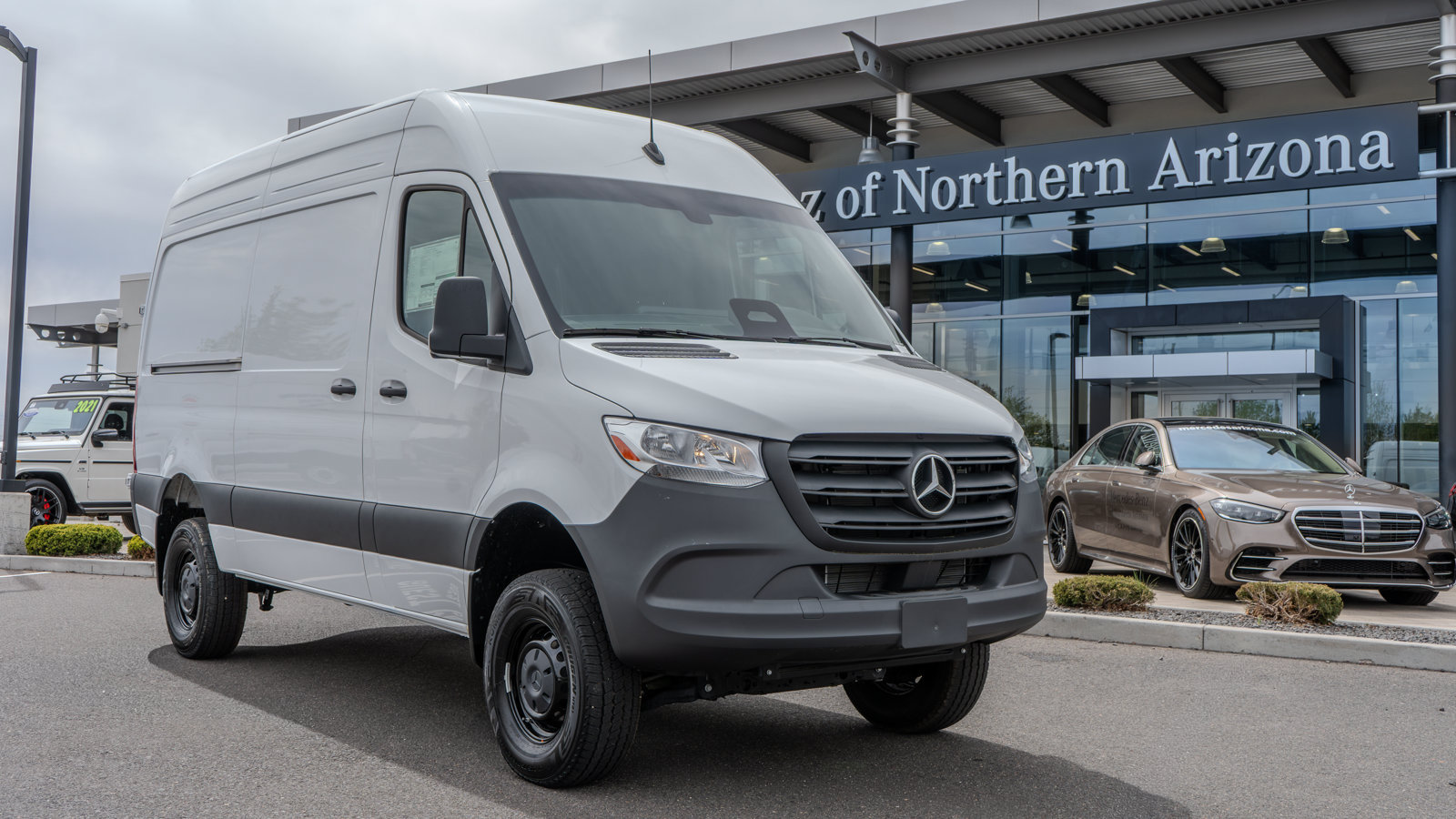 Used 2025 Mercedes-Benz Sprinter 2500 image 1