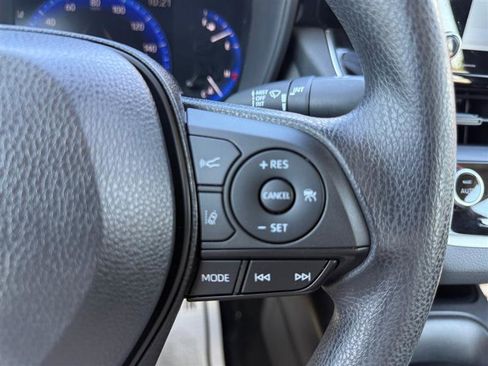 Used 2022 Toyota Corolla LE image 24