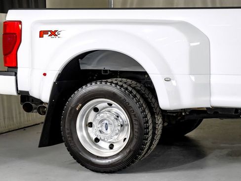 Used 2022 Ford F450 Lariat w/ Chrome Package image 6