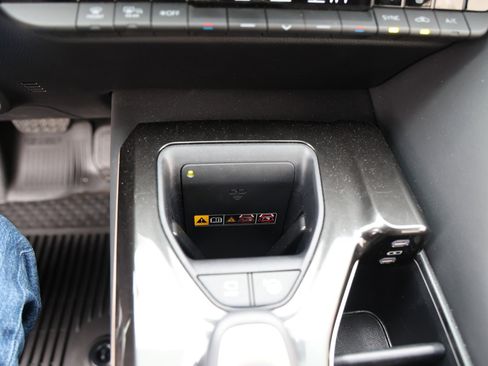 Used 2025 Toyota Crown Platinum image 26