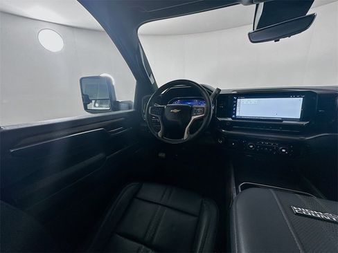 Used 2024 Chevrolet Silverado 3500 High Country w/ High Country Premium Package image 9