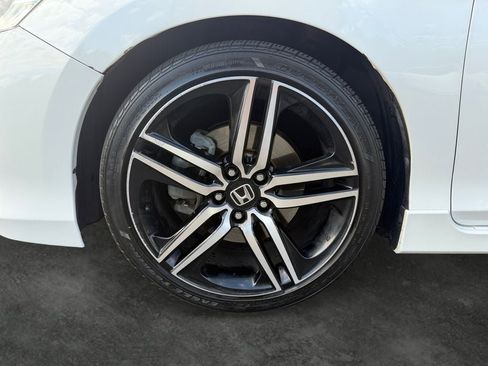 Used 2017 Honda Accord Sport image 4