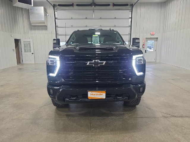 Used 2024 Chevrolet Silverado 3500 LTZ w/ LTZ Plus Package AWD/4WD image 3