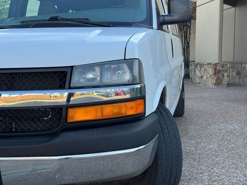 Used 2016 Chevrolet Express 3500 LT w/ LT Preferred Equipment Group image 3