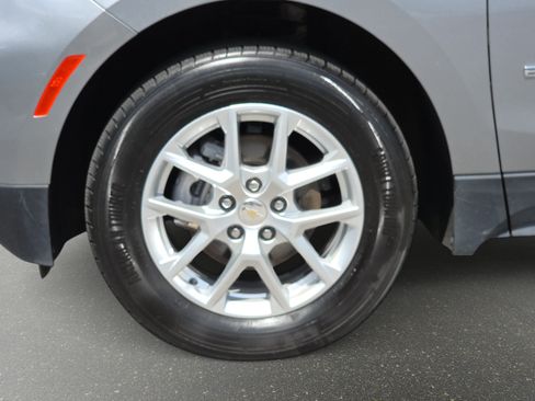 Used 2024 Chevrolet Equinox LT AWD/4WD image 30