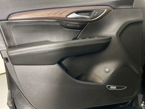 Used 2021 Buick Envision Avenir w/ Technology Package II image 22