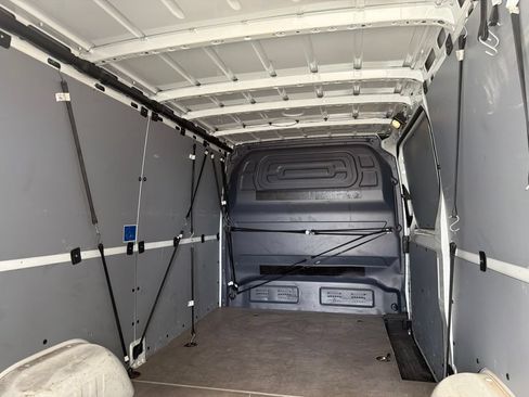Used 2021 Mercedes-Benz Sprinter 2500 image 9