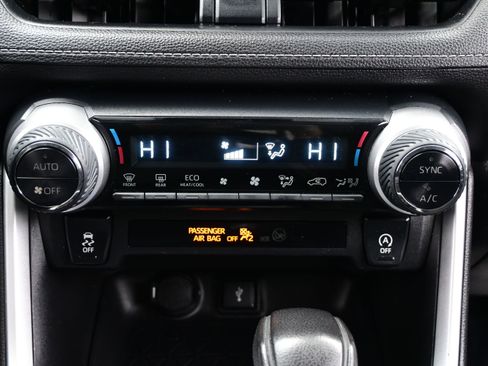 Used 2021 Toyota RAV4 XLE AWD/4WD image 20