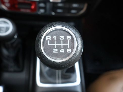 Used 2020 Jeep Gladiator Rubicon AWD/4WD image 9