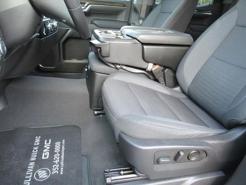 Used 2022 GMC Sierra 1500 Elevation image 17