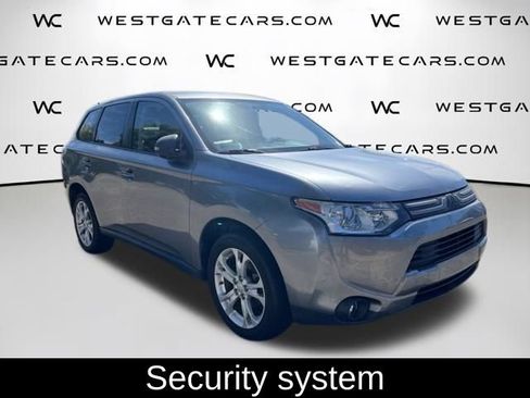 Used 2014 Mitsubishi Outlander SE AWD/4WD image 4