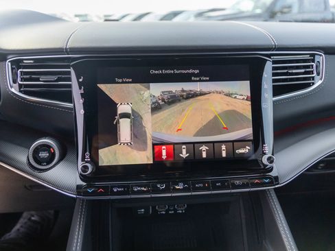 New 2026 Jeep Grand Wagoneer Summit image 21