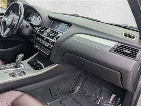 Used 2018 BMW X4 M40i image 23