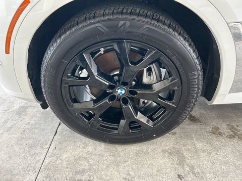 Used 2023 BMW X7 xDrive40i w/ Premium Package AWD/4WD image 15