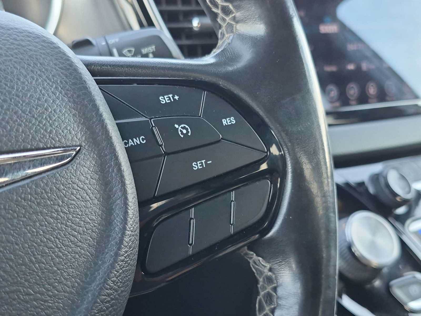 Used 2019 Chrysler Pacifica Touring Plus w/ S Appearance Package FWD image 24