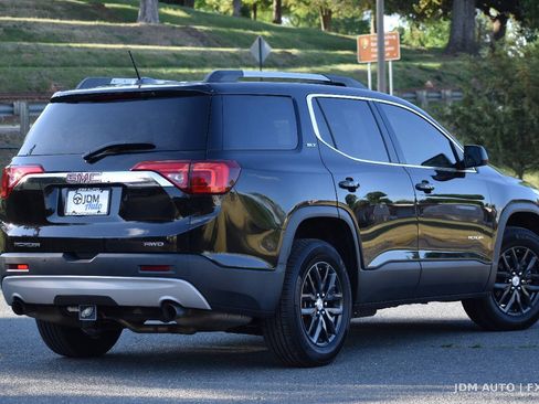 Used 2018 GMC Acadia SLT w/ LPO, Floor Liner Package AWD/4WD image 5
