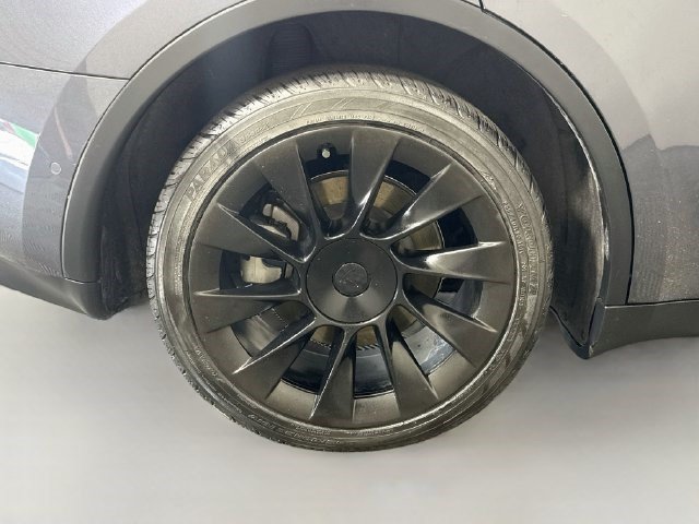 Used 2022 Tesla Model Y Long Range AWD/4WD image 31