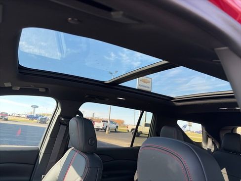 Used 2024 Chevrolet Traverse RS w/ LPO, Floor Liner Package image 4